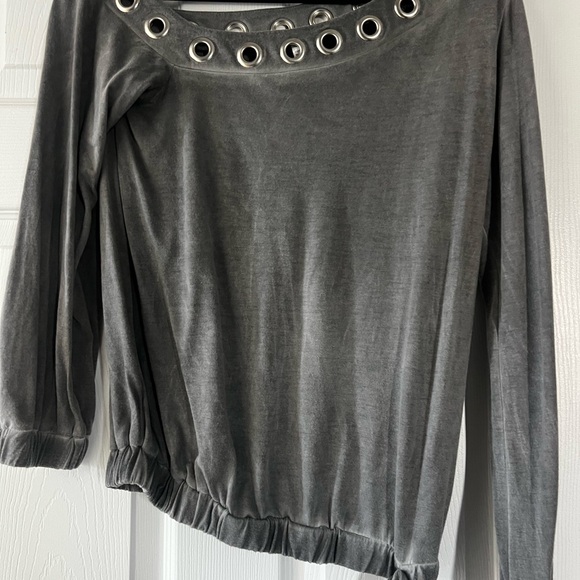 VENUS Charcoal Top with Grommet Accents - Picture 1 of 6